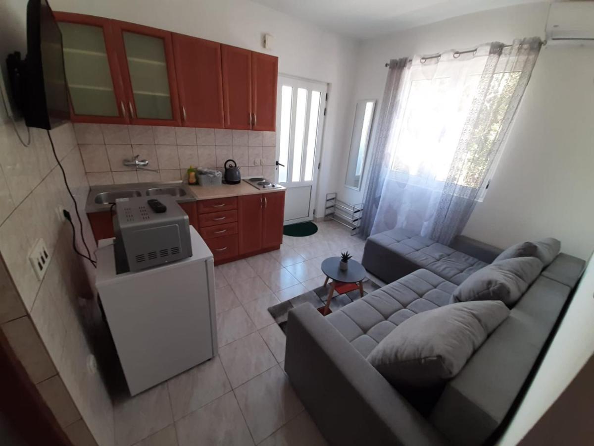 Apartman Jadranka Rogotin Eksteriør bilde